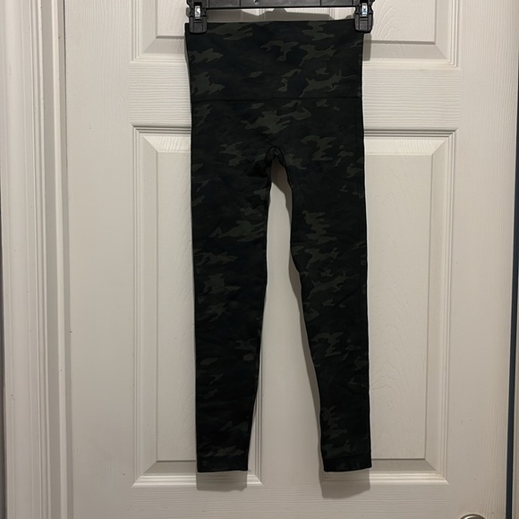 Spanx - Picture 4 of 5